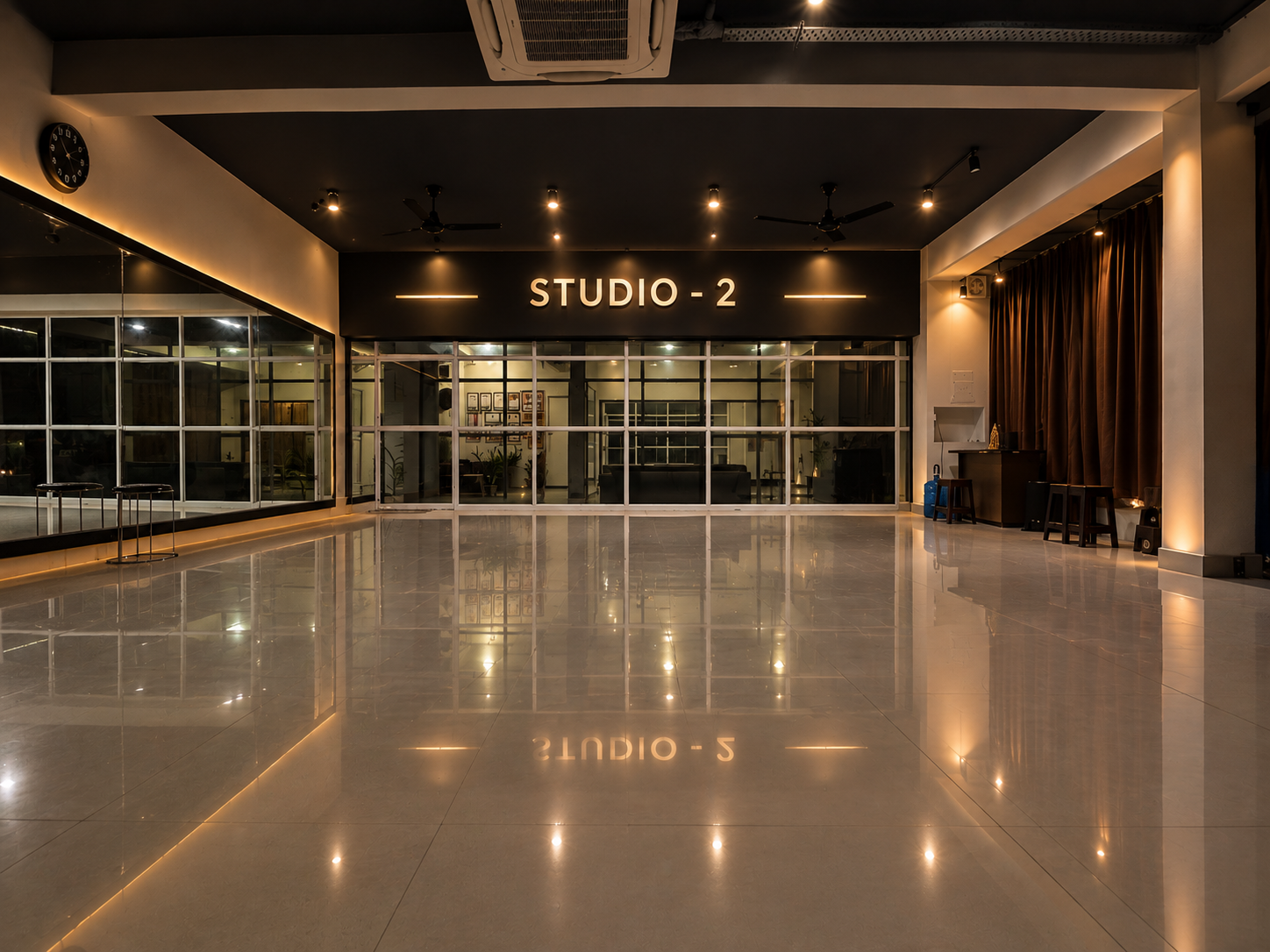 Studio -  2